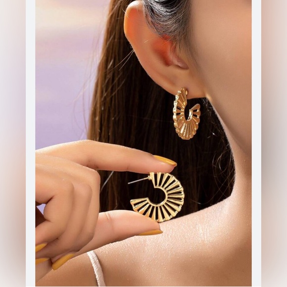 Gold Wheel Flat Hoops - Picture 1 of 6